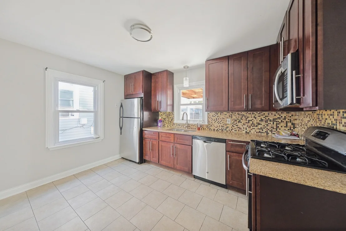 Photo of 156 Oak Avenue