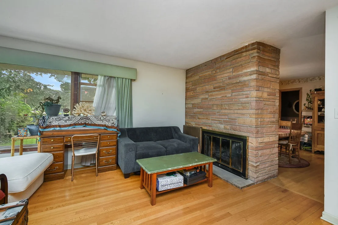 Photo of 324 W Elm Street