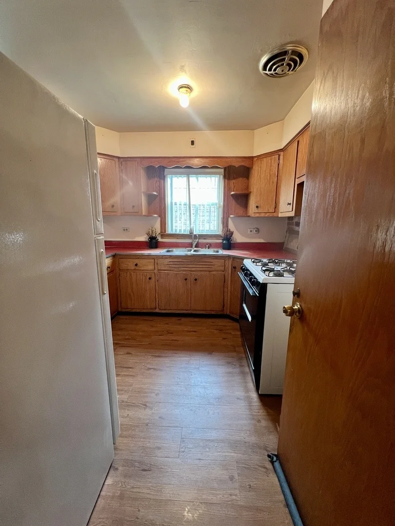 Photo of 3820 W 57th Place