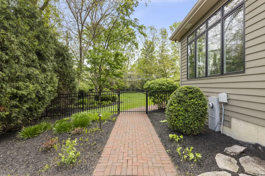 Photo of 1046 Sylvan Circle
