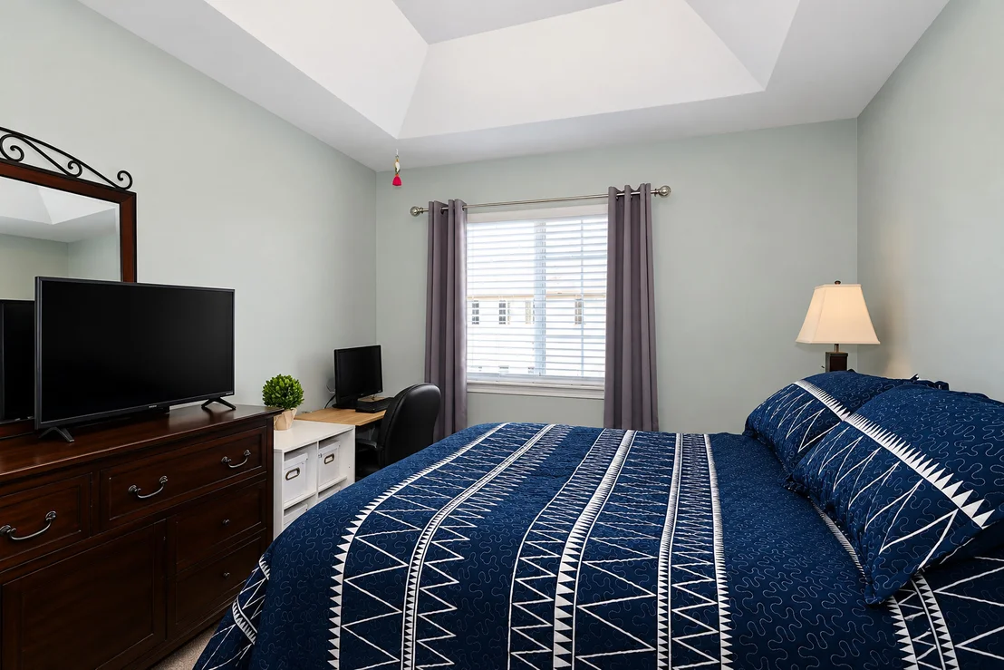 Photo of 142 Lakeshore Drive