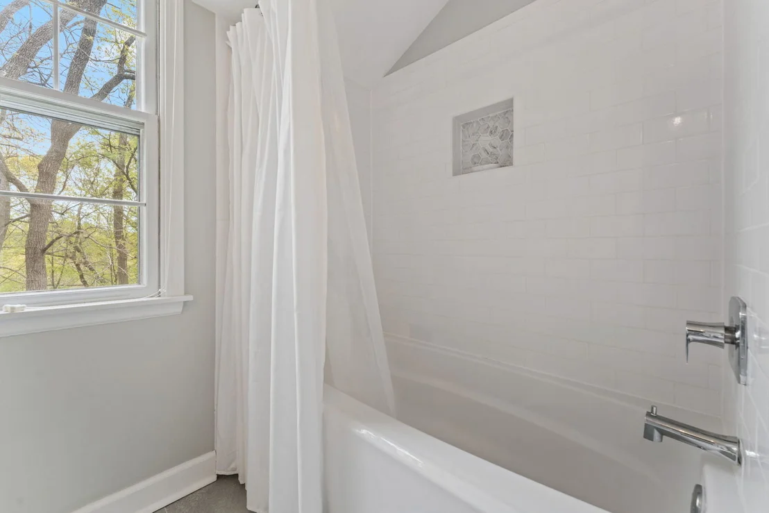 Photo of 635 Oakview Drive