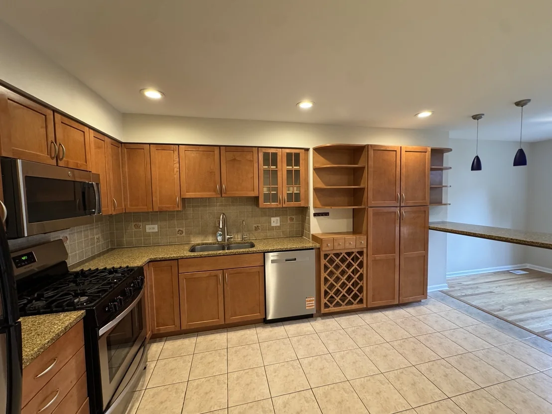 Photo of 638 Lakeside Circle Drive