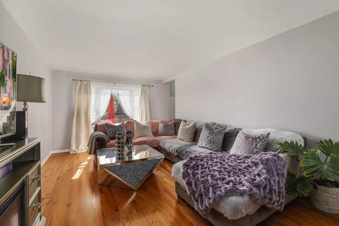 Photo of 3105 Morton Avenue