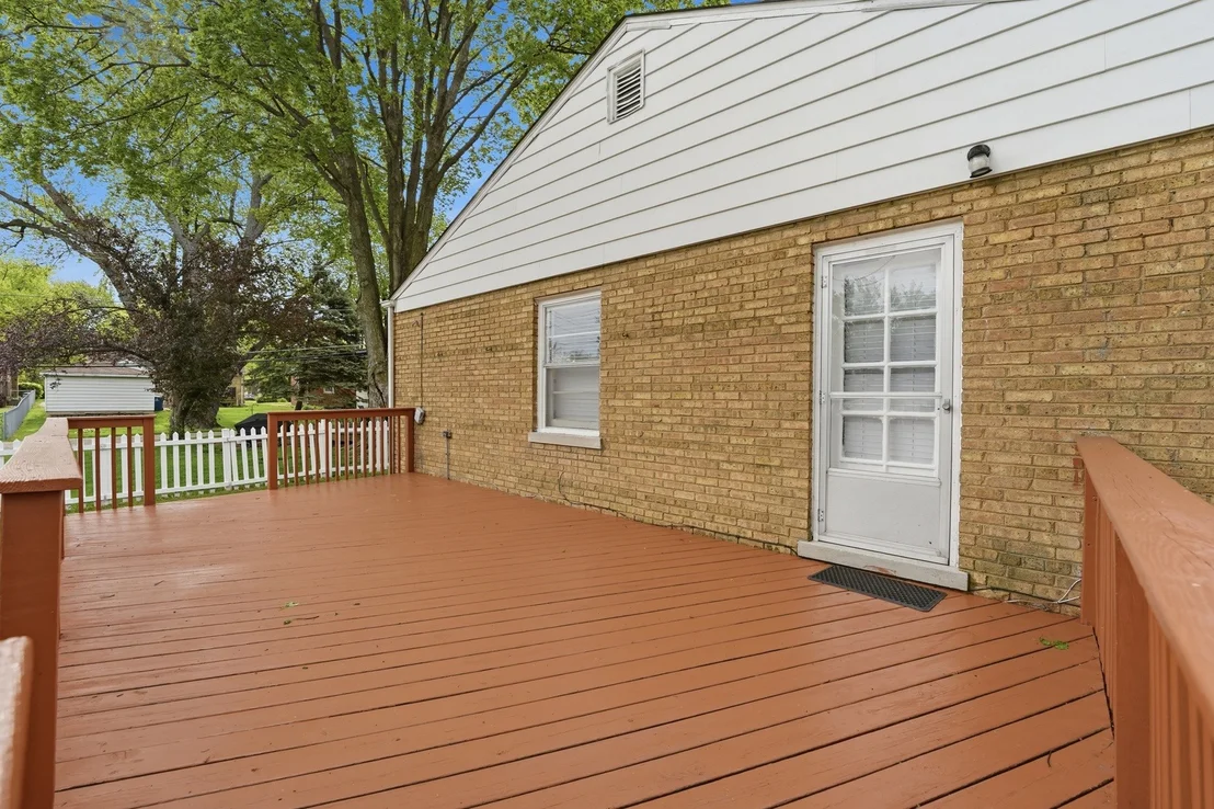 Photo of 306 W Lonnquist Boulevard