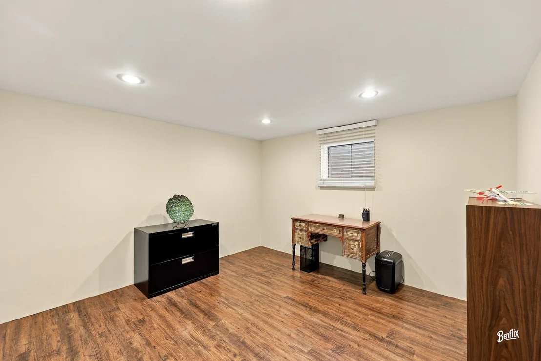 Photo of 4 W Suffield Drive