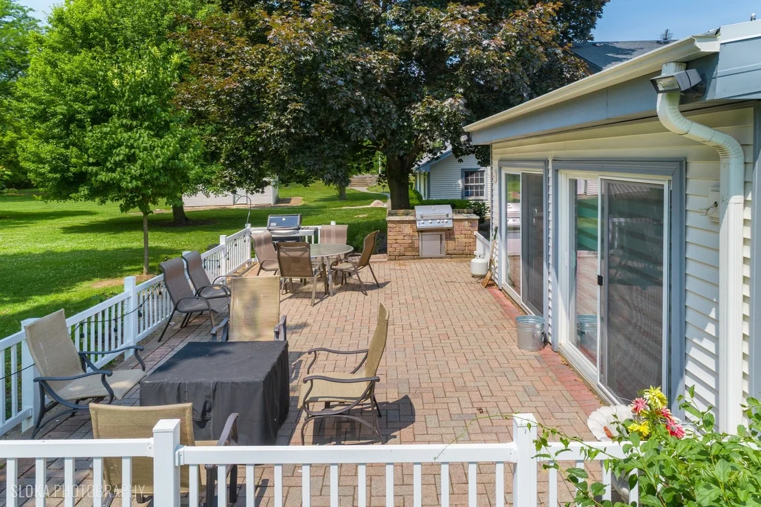 Photo of 153 Algonquin Road