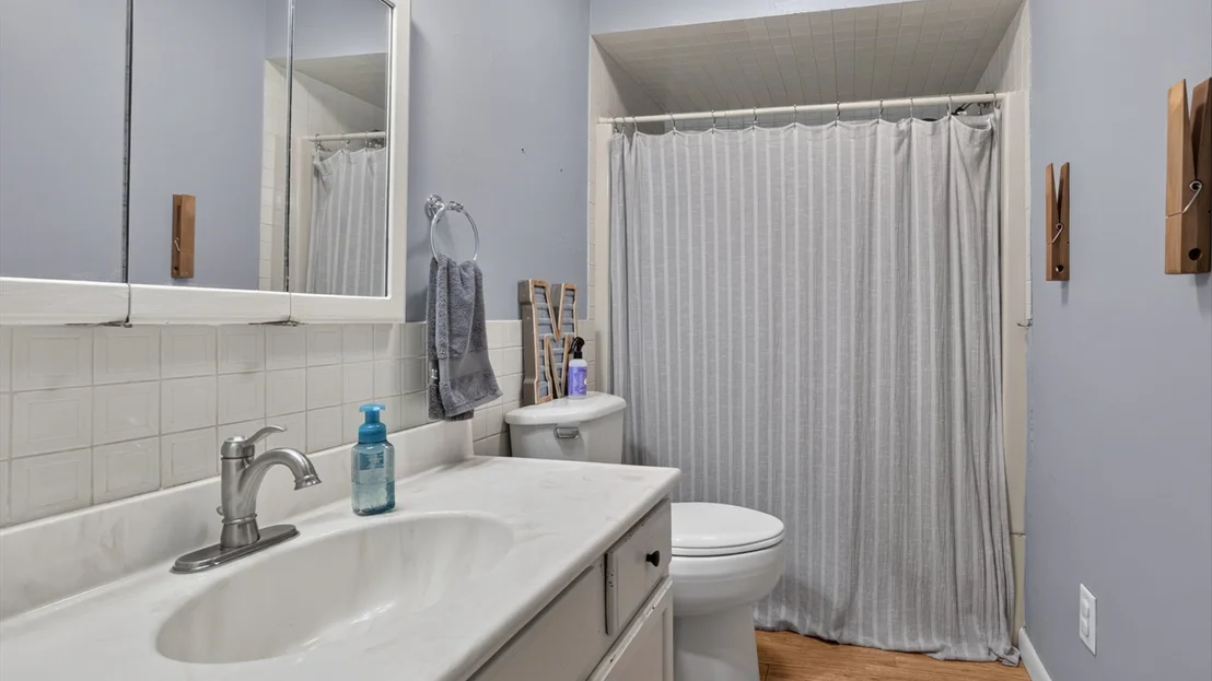 Photo of 1402 Maplewood Drive