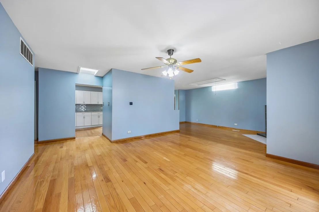 Photo of 670 Lakeview Lane