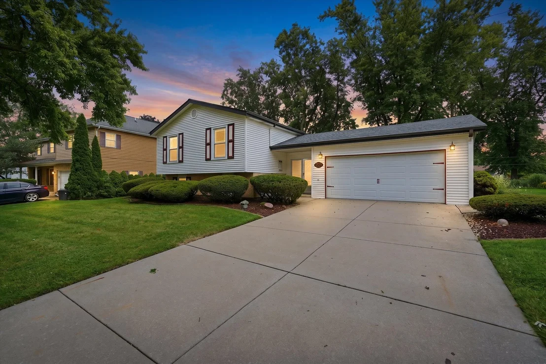 Photo of 1025 Belair Drive