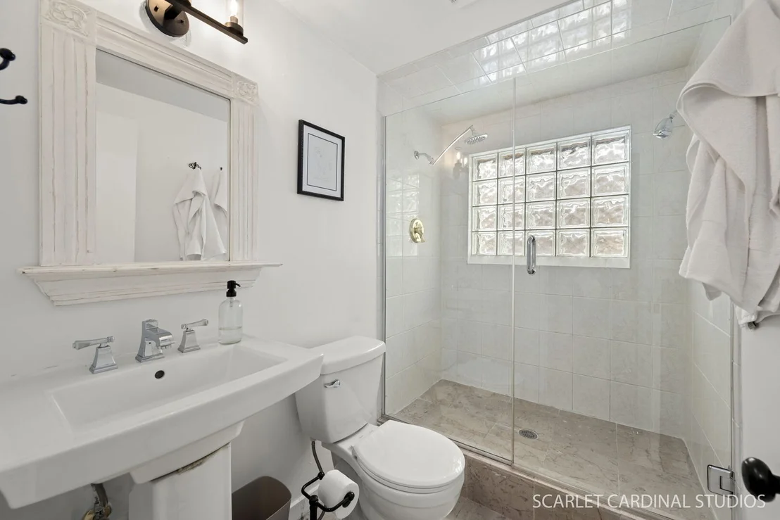 Photo of 1506 Wakeman Avenue