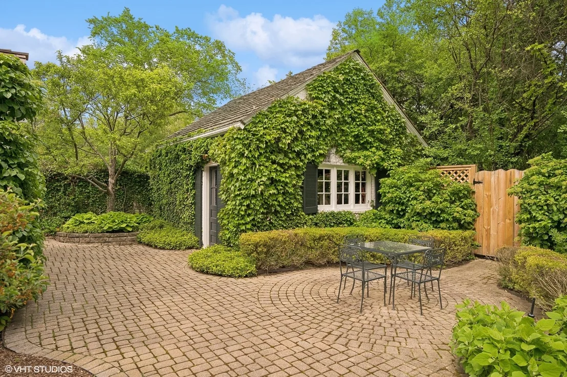 Photo of 844 Hibbard Road