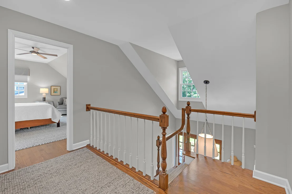 Photo of 991 Huntleigh Drive