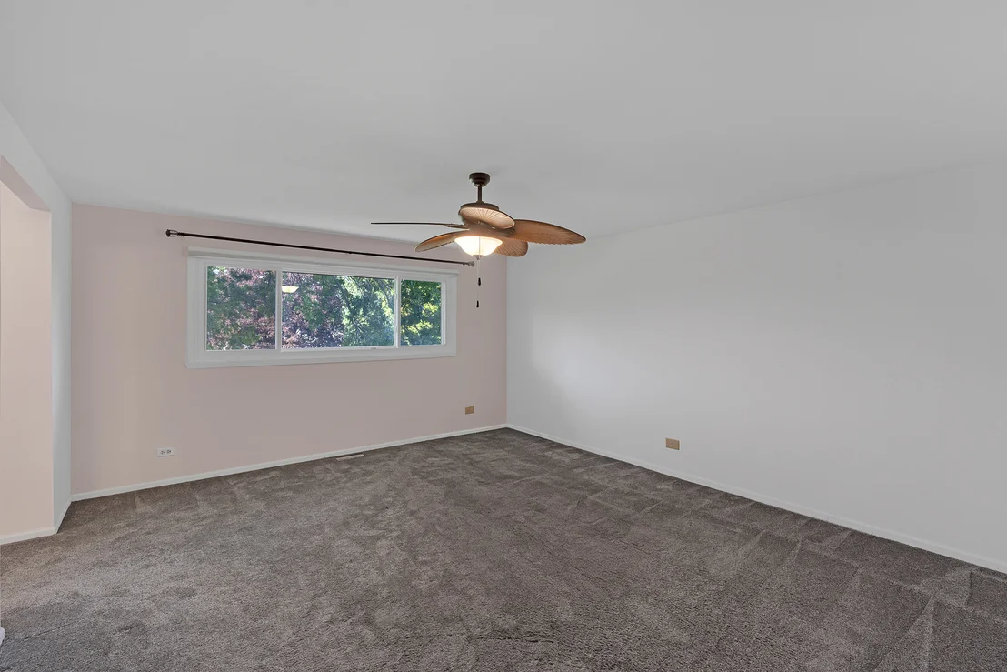 Photo of 864 PINEHURST Lane