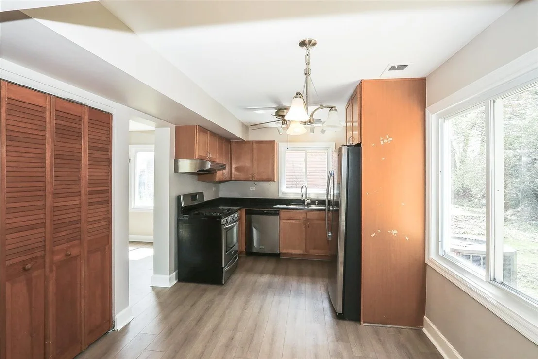 Photo of 4990 Lichfield Drive