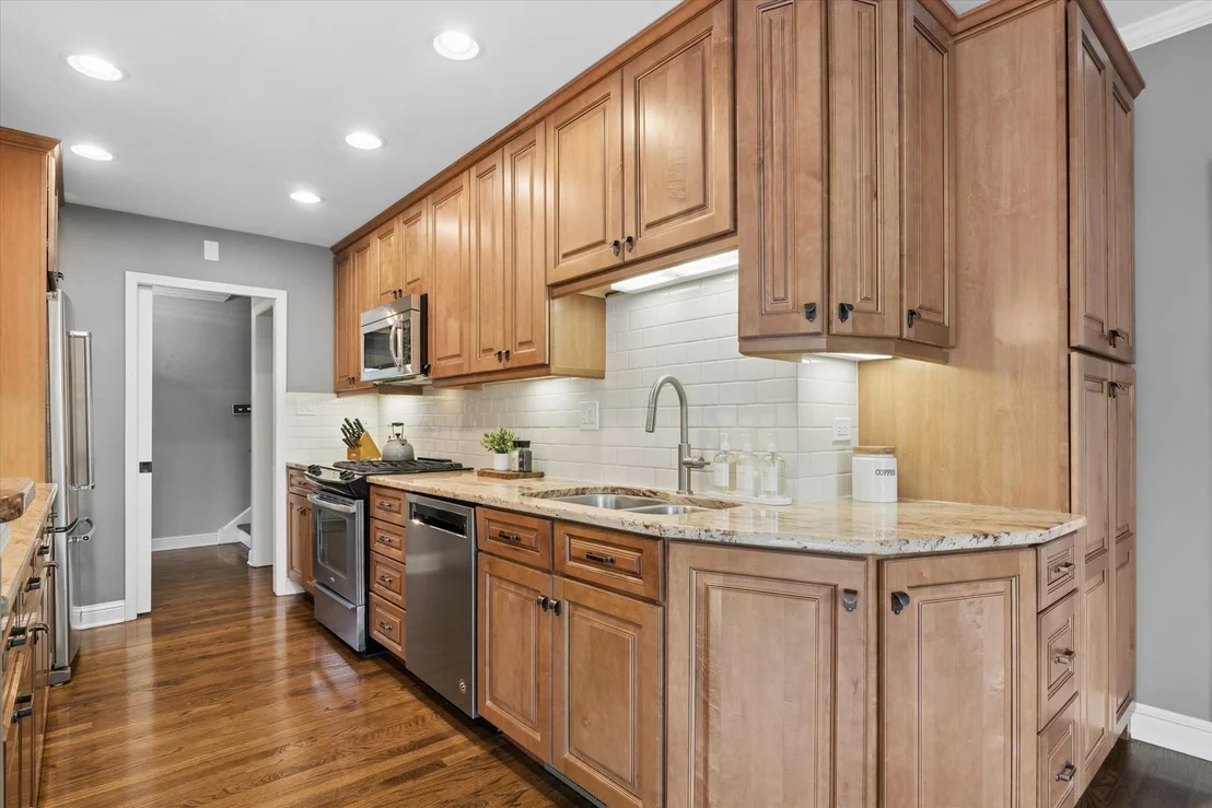 Photo of 258 Crest Road