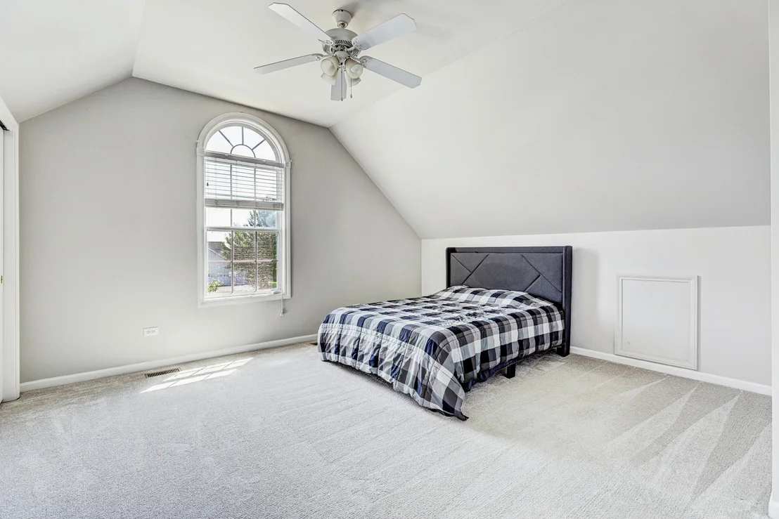 Photo of 5587 Notting Hill Road