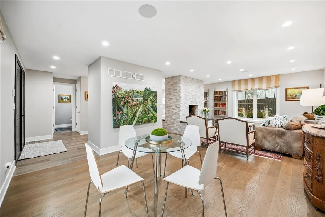 Photo of 270 Sheridan Road