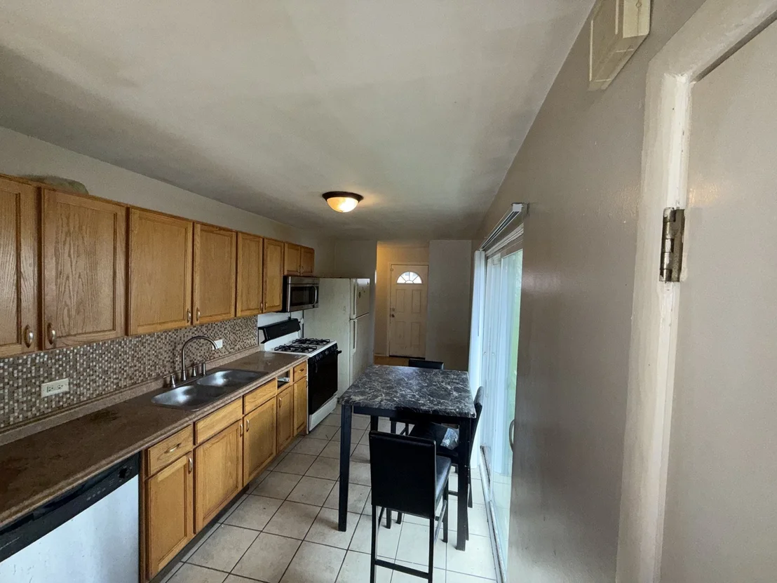 Photo of 16438 Wood Street