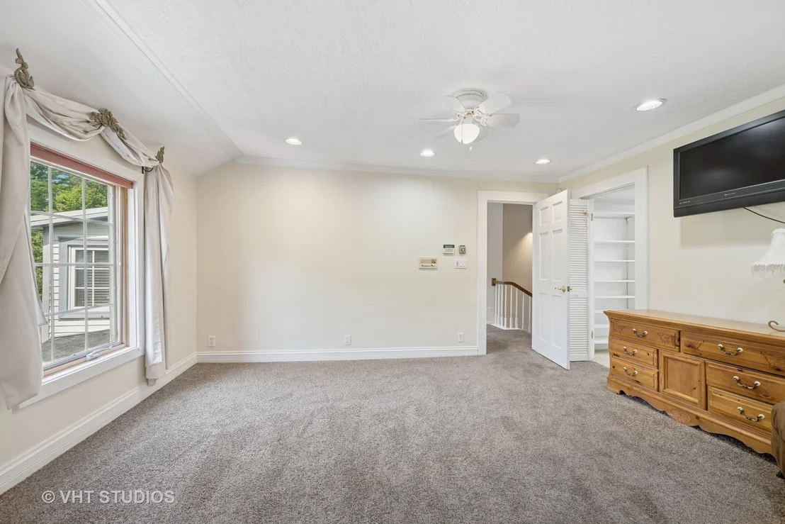 Photo of 153 Algonquin Road