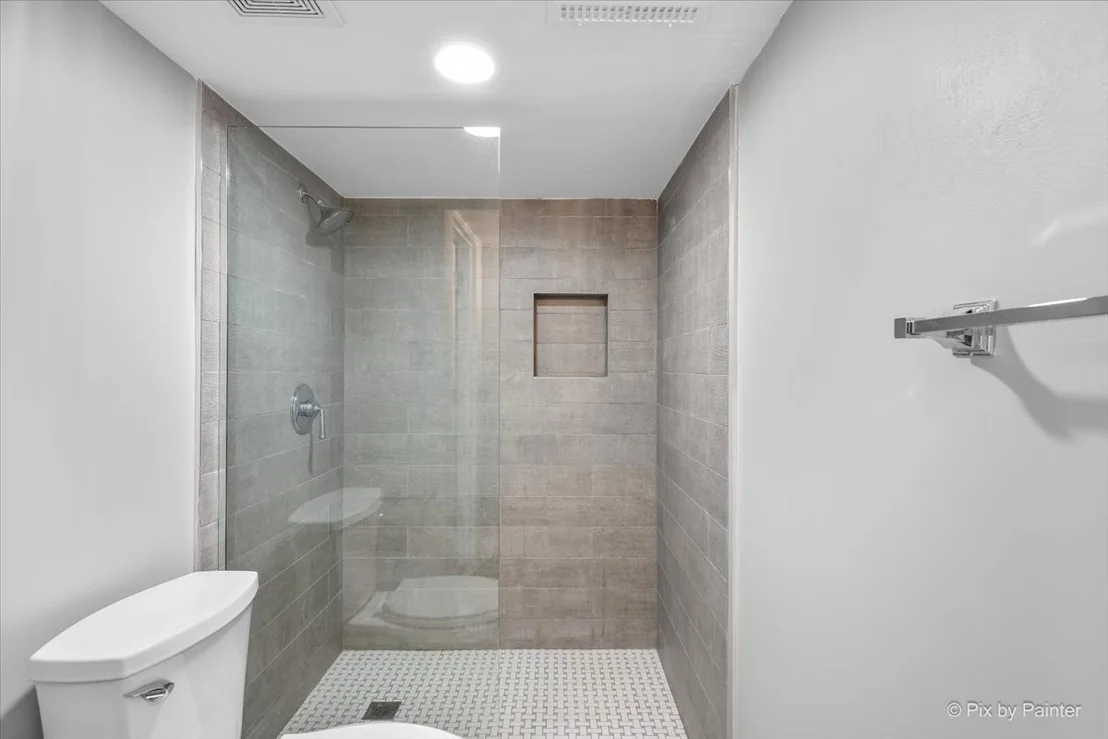 Photo of 506 Lakepoint Drive