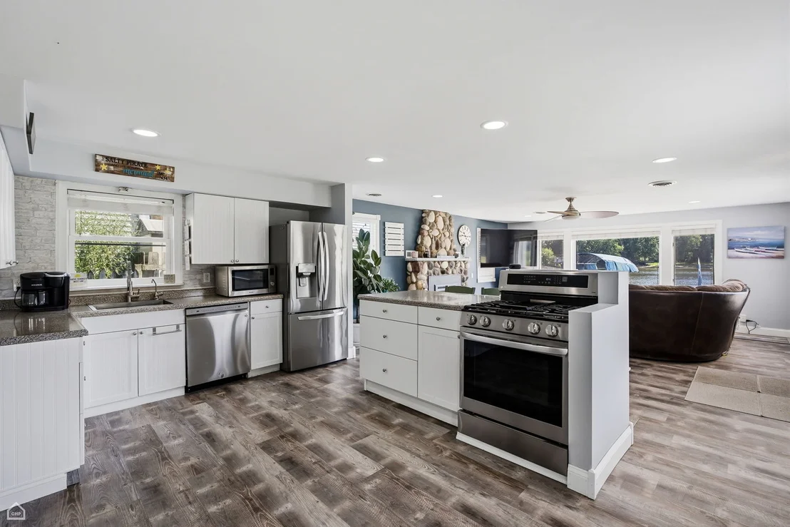 Photo of 4400 Riverside Drive