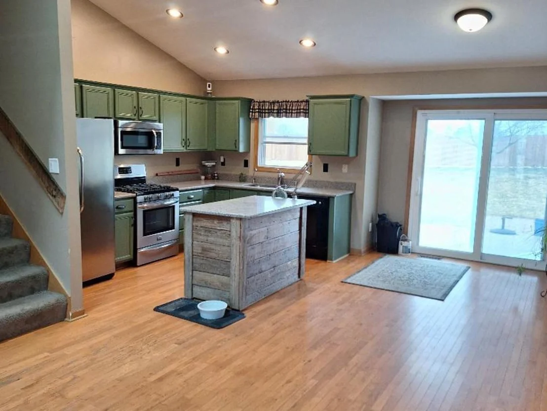 Photo of 602 Sandra Street