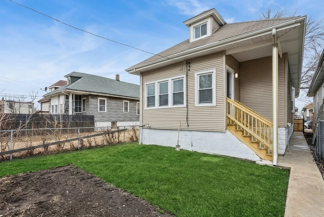 Photo of 1509 W 72nd Place