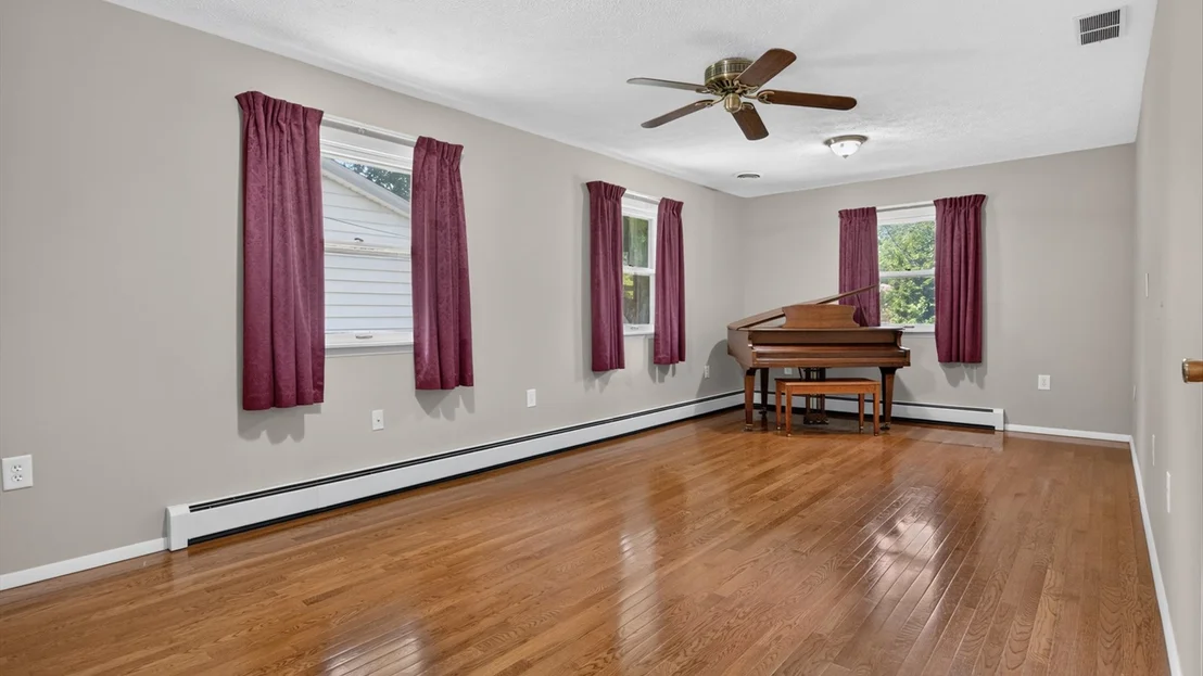 Photo of 305 Centennial Avenue