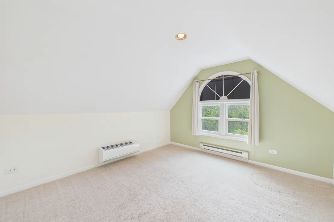 Photo of 122 Deepwood Road