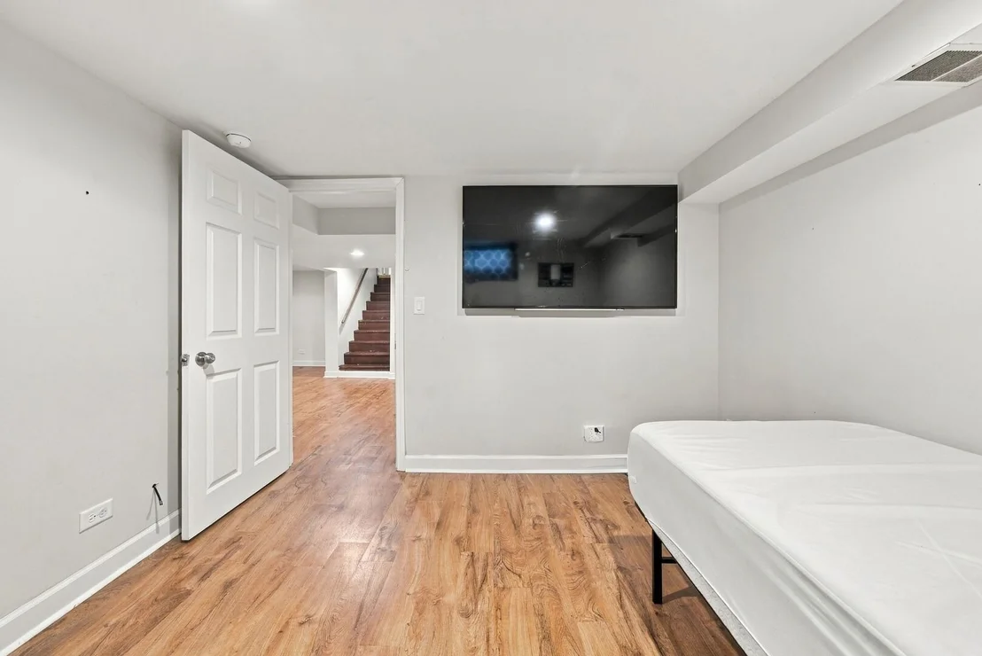 Photo of 1270 Van Street