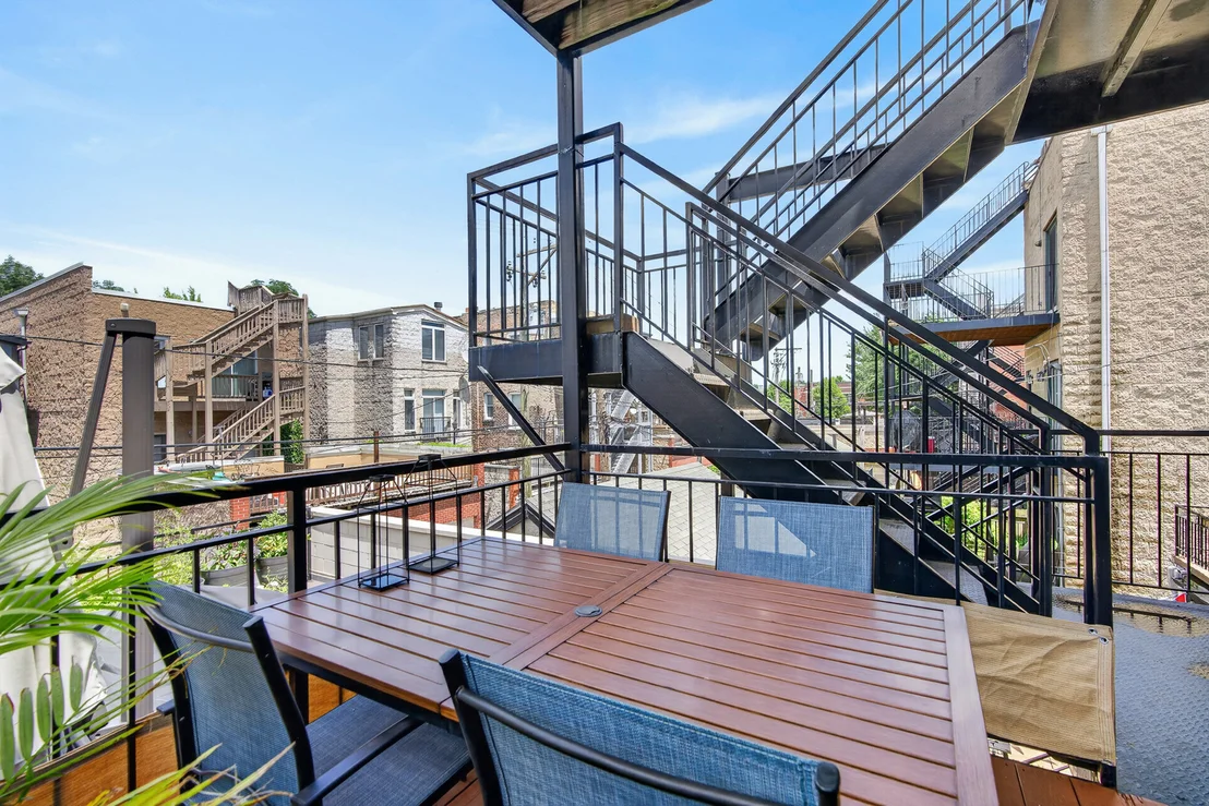 Photo of Unit 2 at 1320 W Grenshaw Street