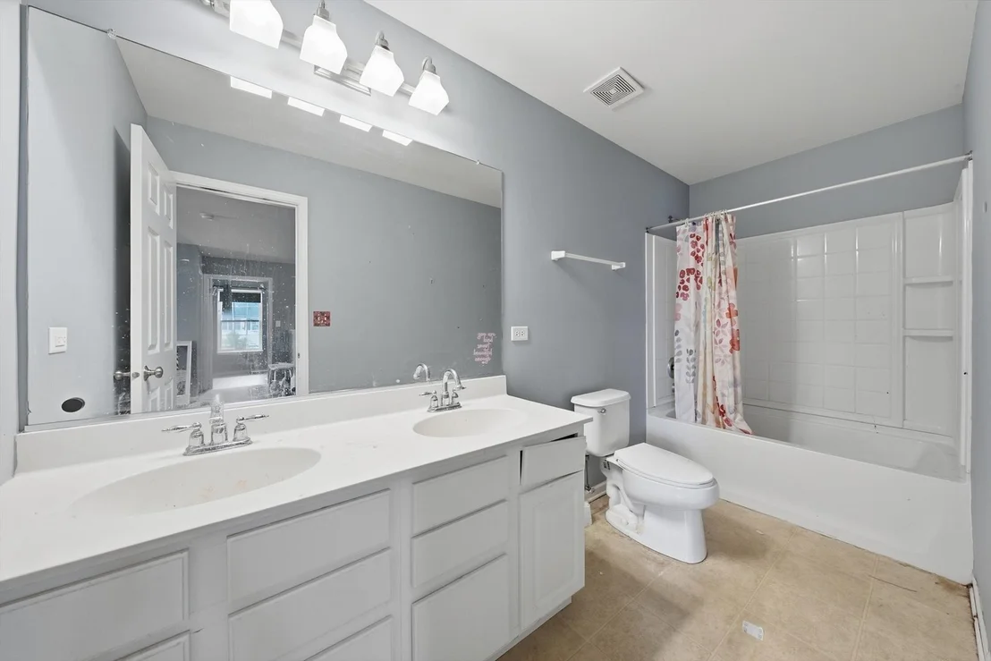 Photo of 1006 FOXVIEW Drive