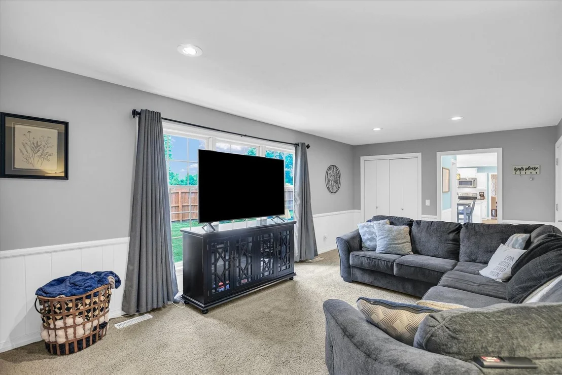 Photo of 1104 PARKSIDE Drive