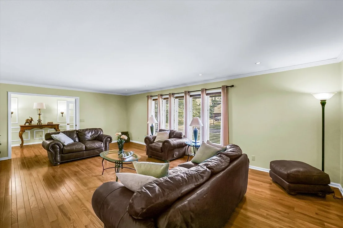 Photo of 4111 Farhills Drive