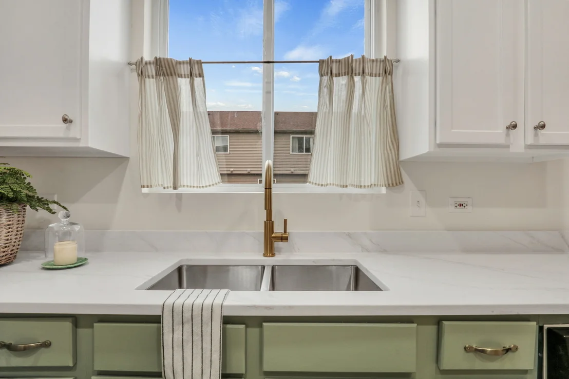 Photo of 983 Ellsworth Drive