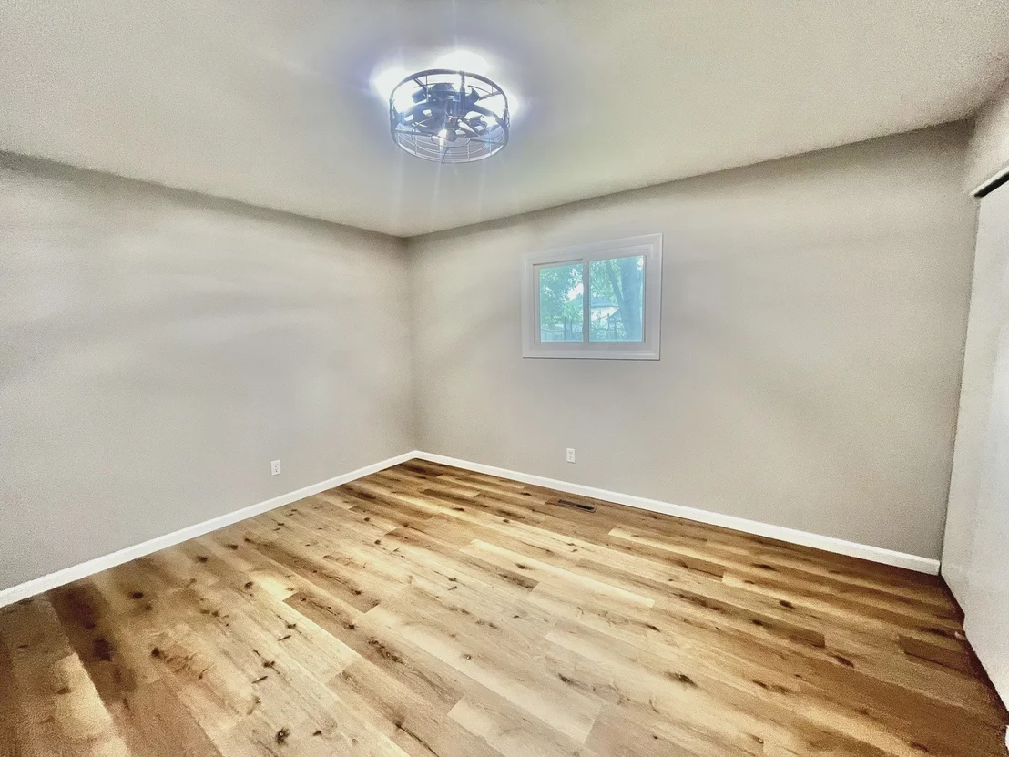 Photo of 370 KAREN Drive