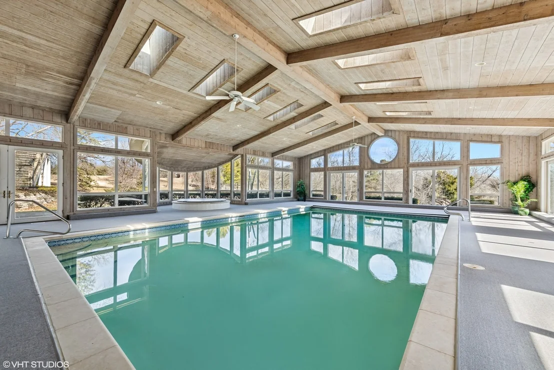 Photo of 560 Oak Knoll Road