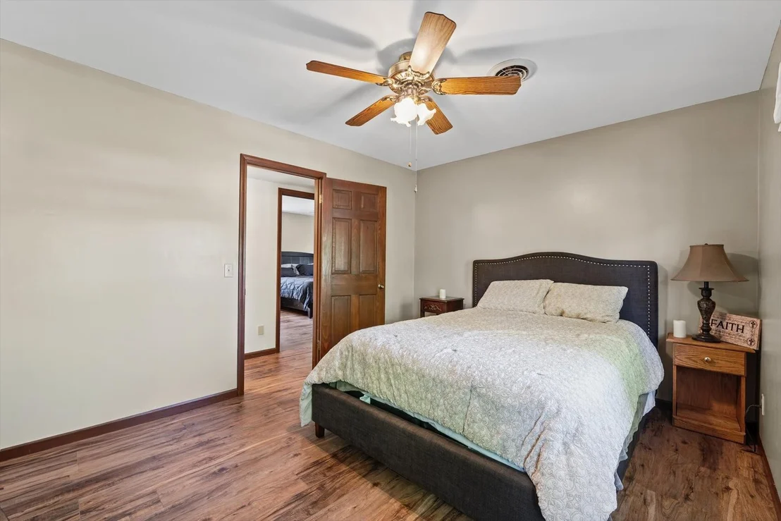 Photo of 703 Surrey Road