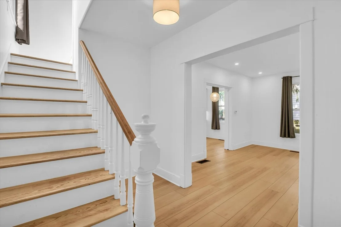 Photo of 604 W Healey Street