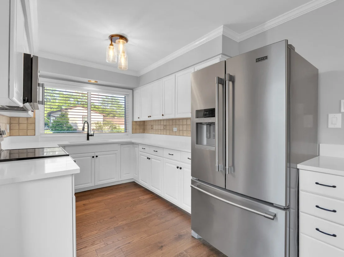 Photo of 1145 N Thackeray Drive
