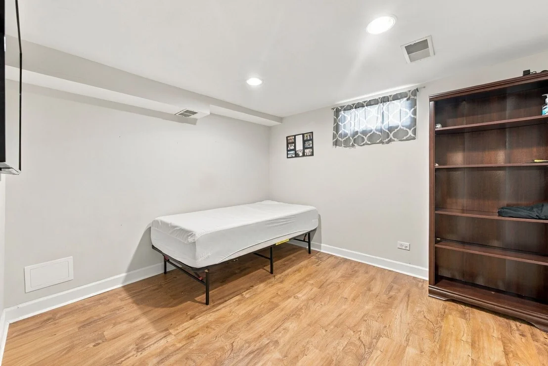 Photo of 1270 Van Street