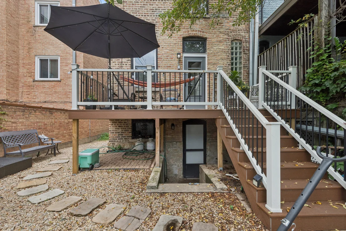 Photo of 1329 W Pratt Boulevard