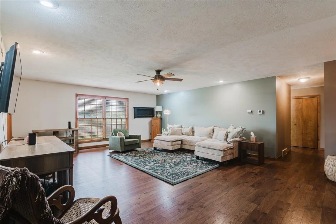 Photo of 427 sunset Drive