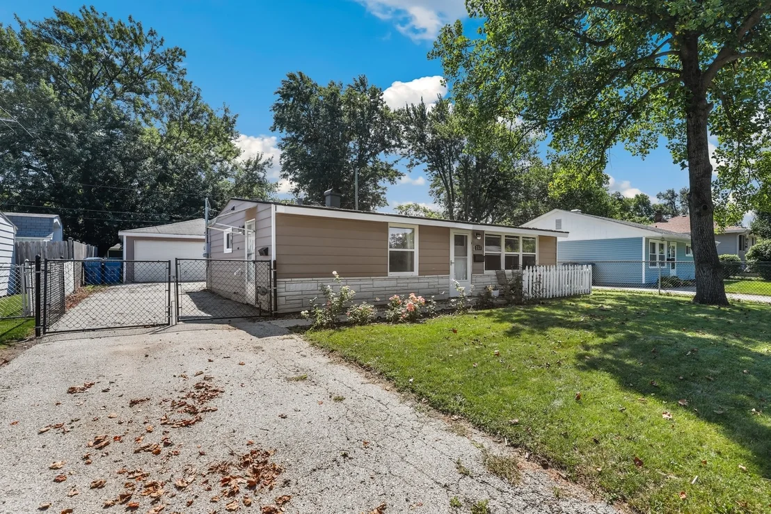 Photo of 253 Tiverton Lane