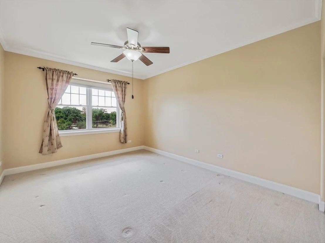 Photo of Unit 403 at 1 Itasca Place