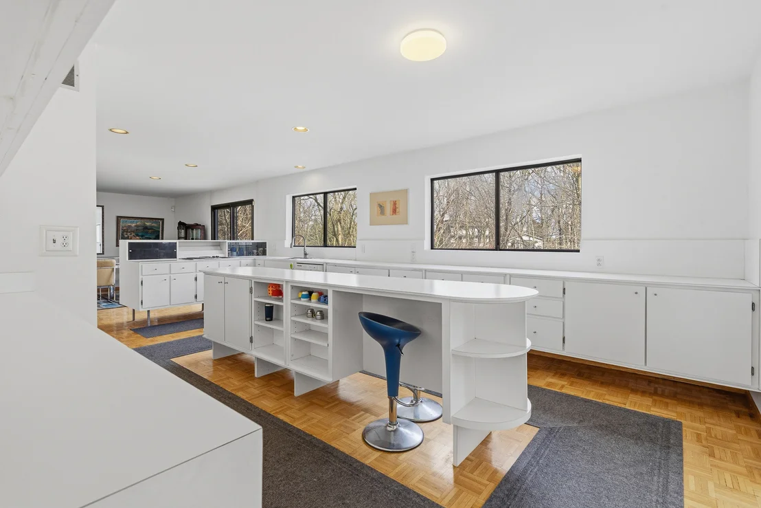 Photo of 324 Gina Drive