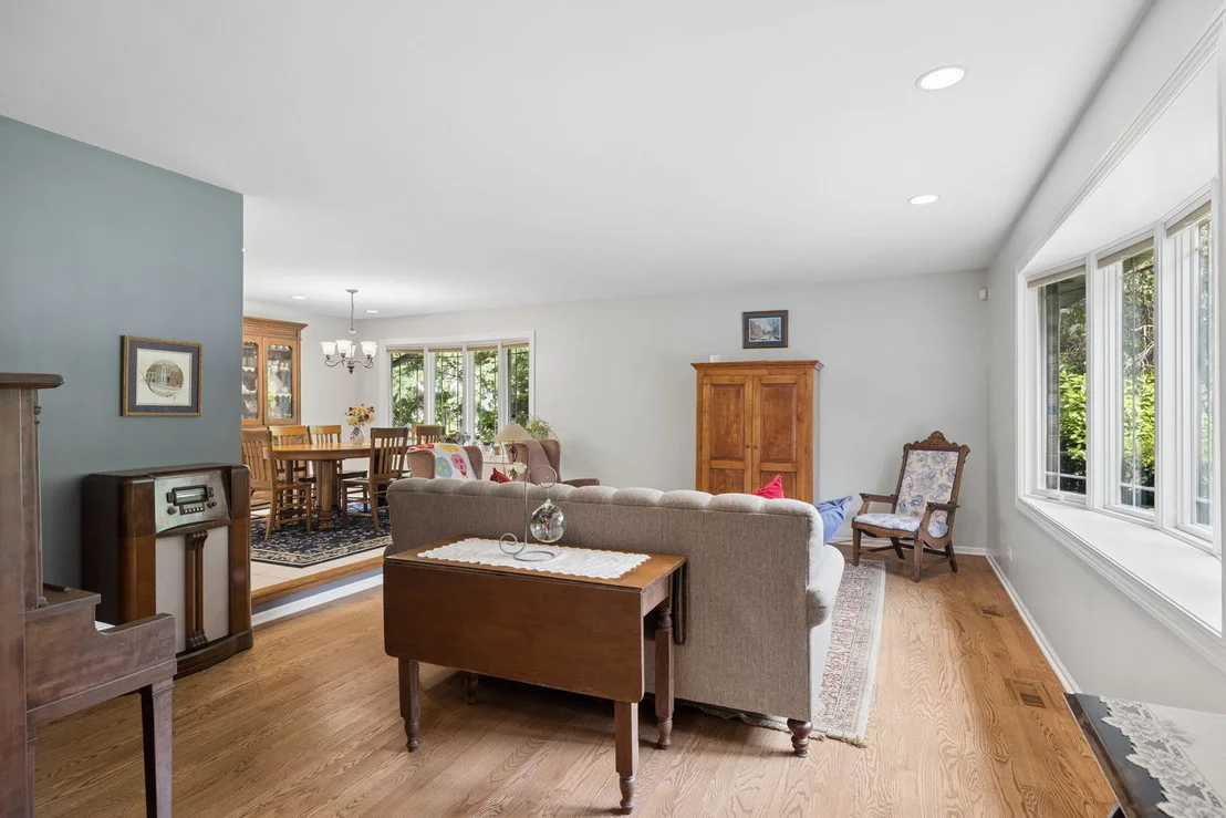 Photo of 11S634 Mcgrath Lane