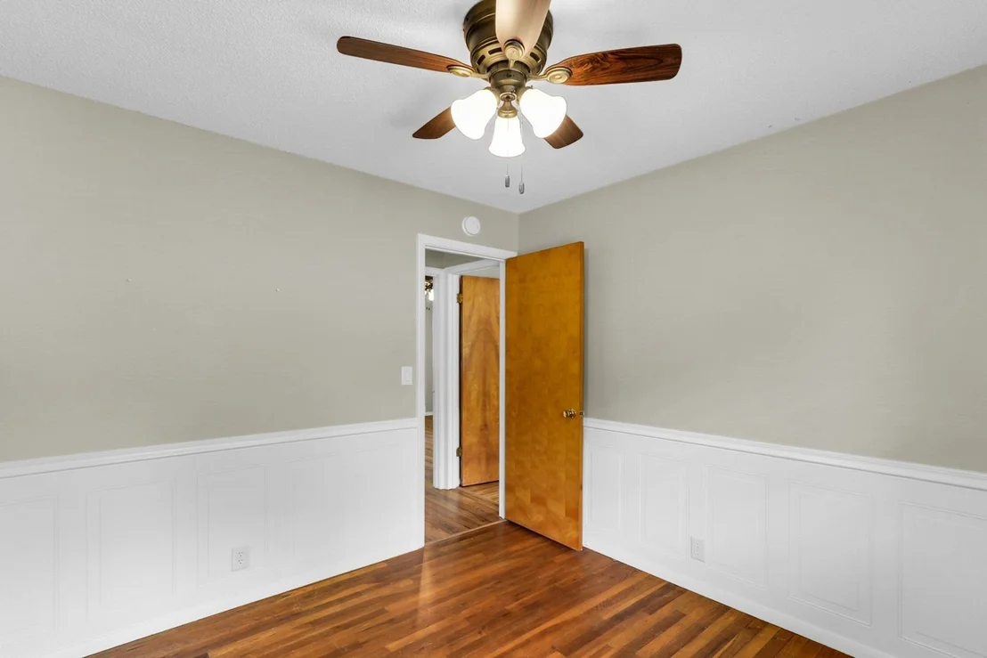 Photo of 2009 Crescent Drive
