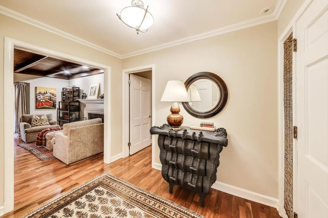 Photo of 1076 Old Elm Lane